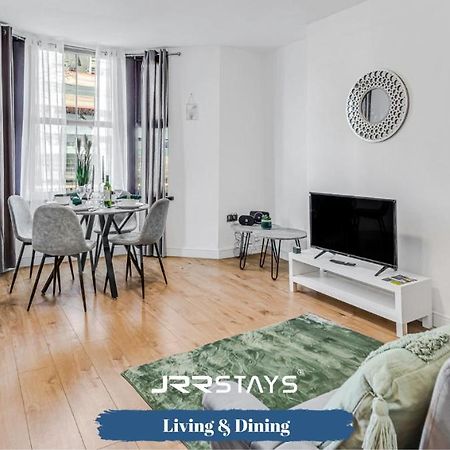 Cardiff Stylish 2 Bedroom Sleeps 6 Wi-Fi - Jrr Stays Dış mekan fotoğraf