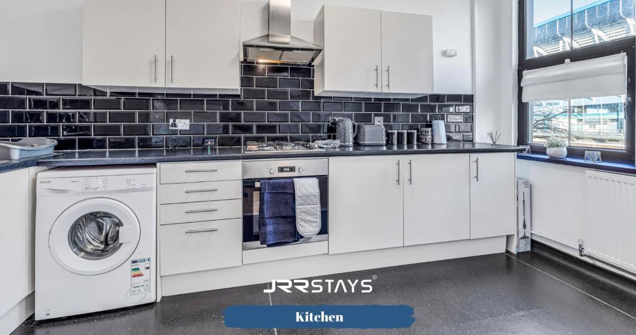 Cardiff Stylish 2 Bedroom Sleeps 6 Wi-Fi - Jrr Stays Dış mekan fotoğraf